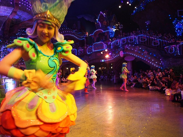 サンリオピューロランド「ミラクルギフトパレード」のダンサー